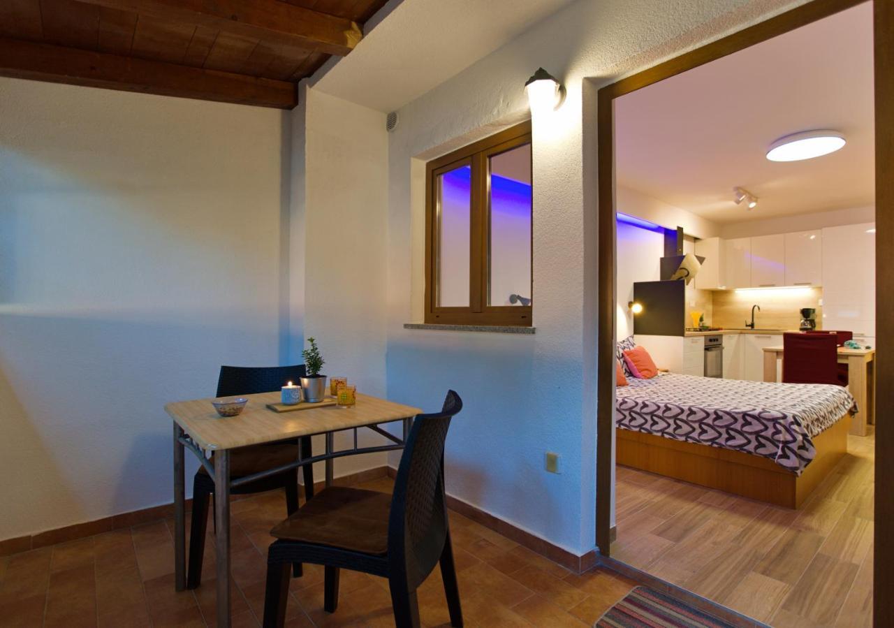 Kiwi Apartment